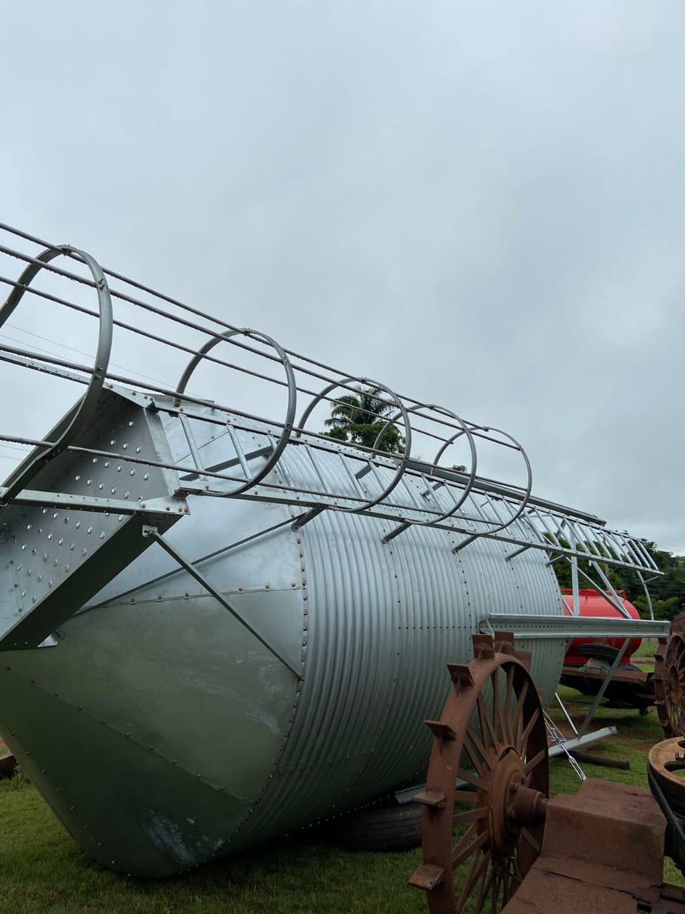 SILO RAÇÃO 20 TONELADAS GSI – Messias Agronegócios – Equipamentos ...